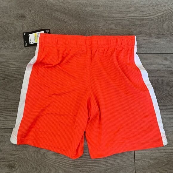 Under Armour boy shorts  H2O -DRI wicks sweat to keep you dry and comfortable - Picture 3 of 5